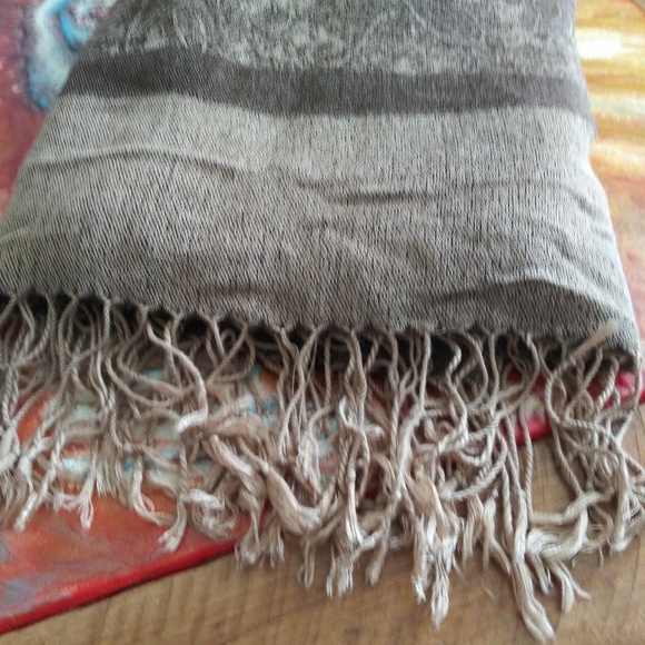 Scarf - Picture 2 of 5